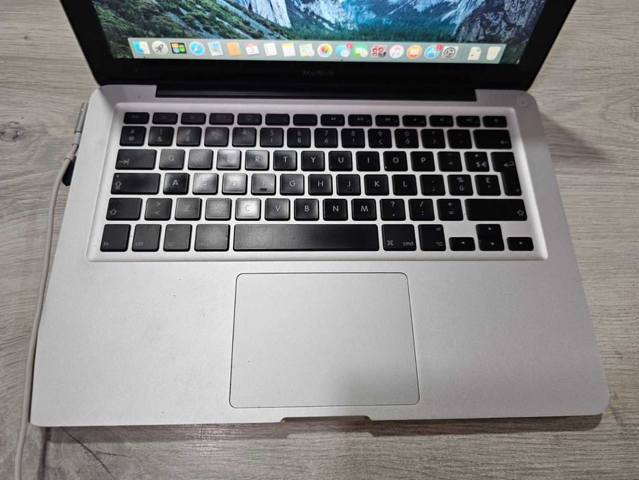 MacBook (13-inch, Aluminum, Late 2008)