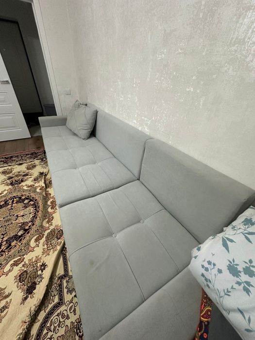 Диван в хорошим состояние !