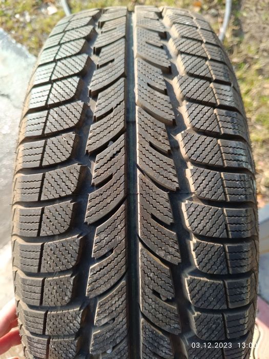 Зимний шины почти новые.