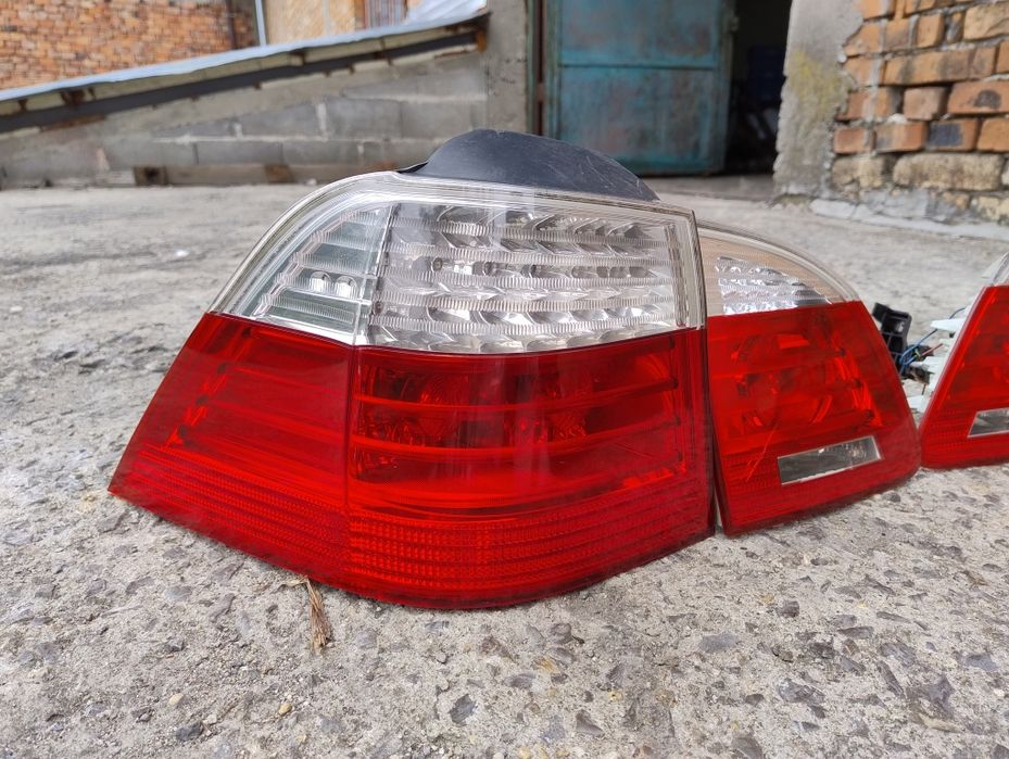 Продаваме фейслифт стопове за БМВ Е61