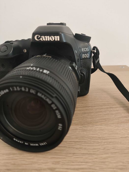 Aparat foto Canon 80D