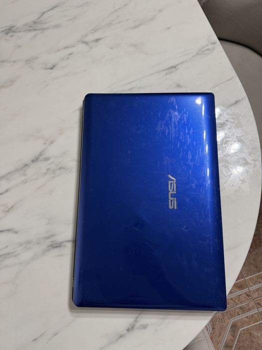 Vand laptop ASUS