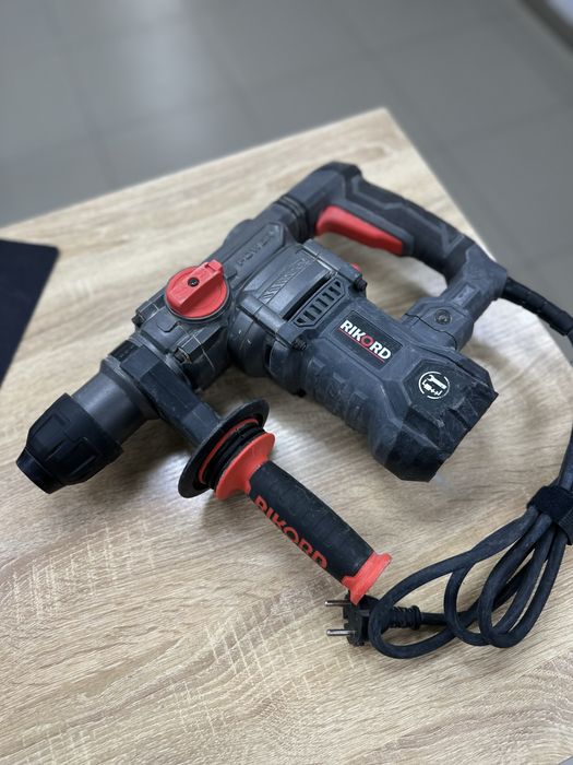 Перфоратор Rikord R32001 (ТМ79)