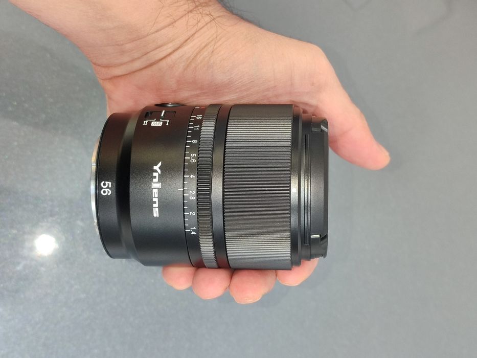 Yongnou 56mm f1.4 sony e-mount aps-c. Объектив для кроп камера сони.