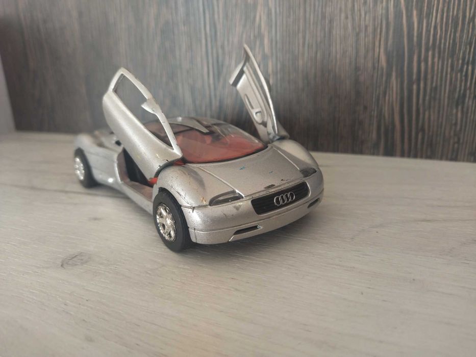 Метална количка AUDI Avus !!!