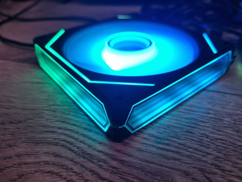 Ventilatoare PC ARGB 120mm PWM 1600rpm Hydro-bearing negre/albe