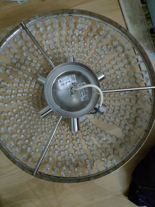 Продам светильники и люстры очень дёшево