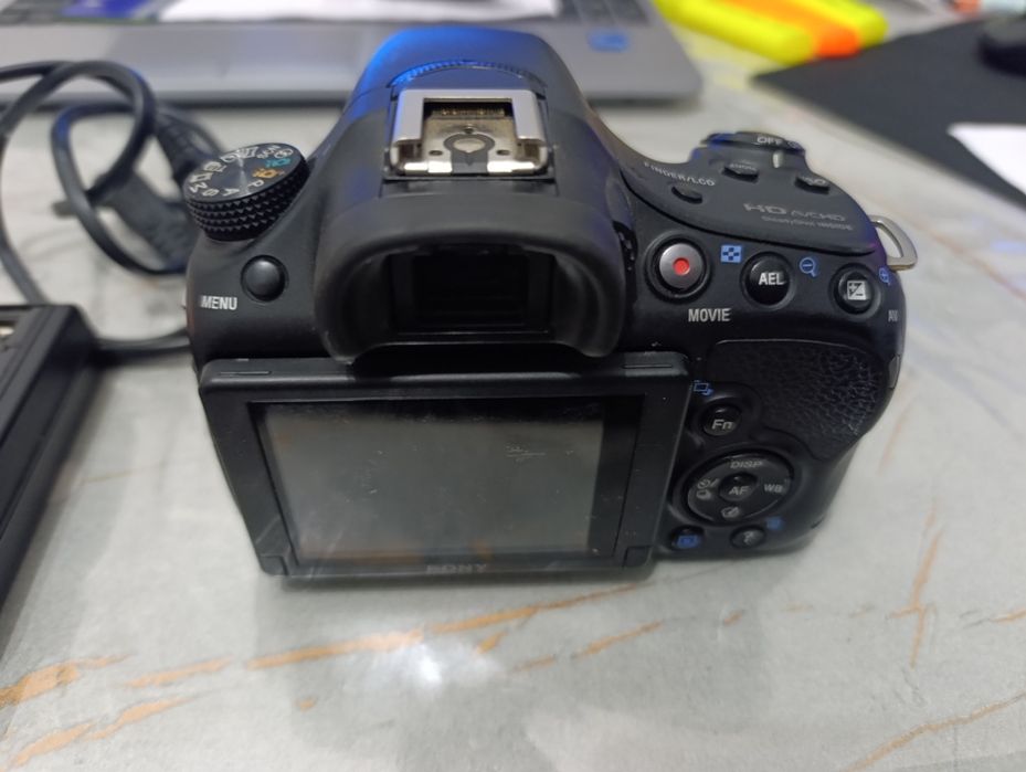 Sony DSLR Kamera — A’lo Holat, Full HD, Professional Funksiyalar!

Siz
