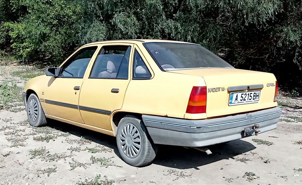 Опел КАДЕТ  GL 1,6i