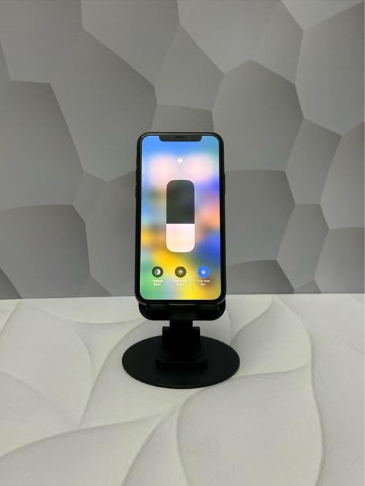 Iphon 11 pro 64 GB 79 yomks