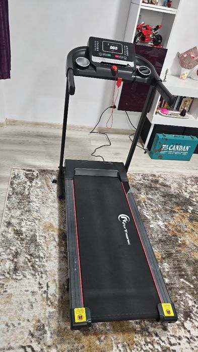 Bandă de alergare electrică FitTronic J1000 (2.0 CP, Bluetooth, MP3) – Stare impecabilă / Ca nouă (are țipla pe ea)