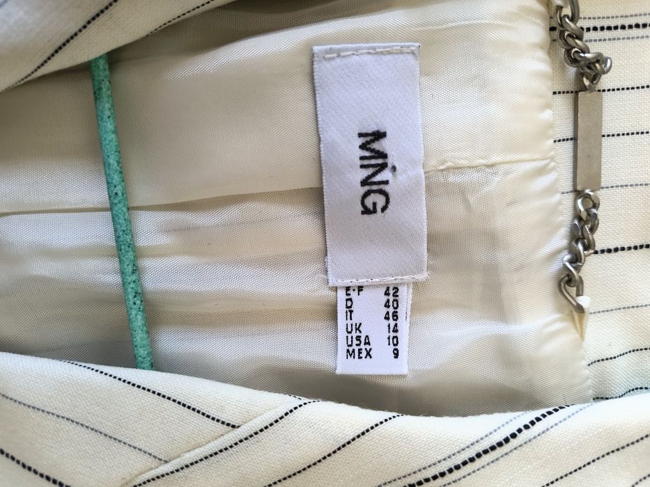 Costum in dungi Mango