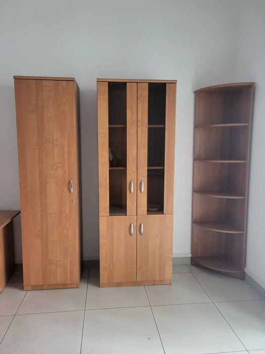 3 Шкафа, 2 стола для кабинета