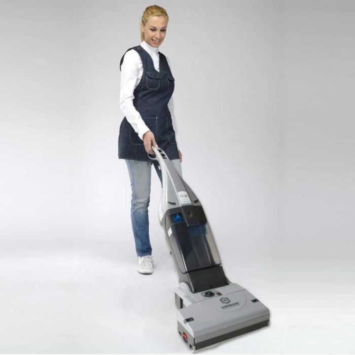 Firmā de curāţenie  Apartamente, Case   Birouri