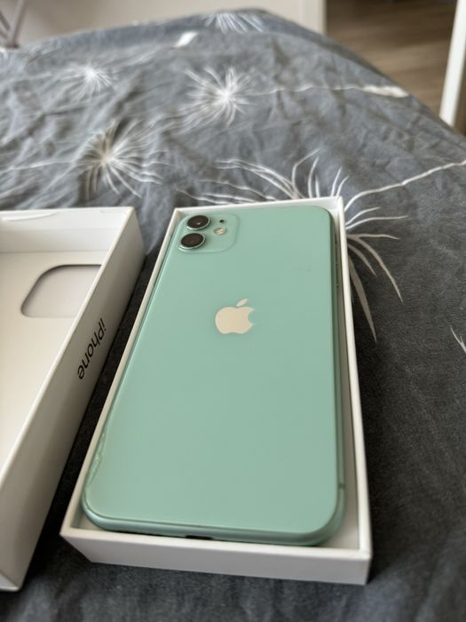 iPhone 11 зелен