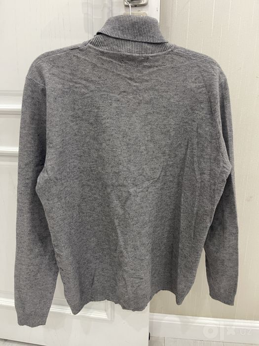 Продам Водолазку Armani.