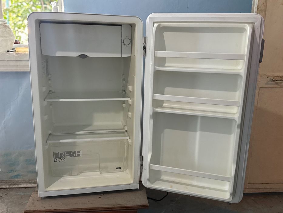 Мини-холодильник Midea 94 л – отличное состояние
