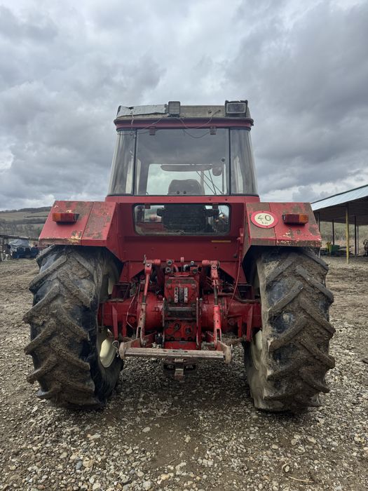 International 1055 xl cu incarcator frontal