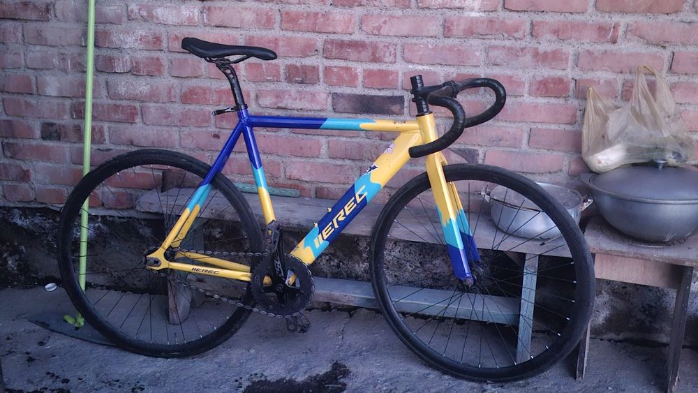 Прдам велосипед фикс IIEREC