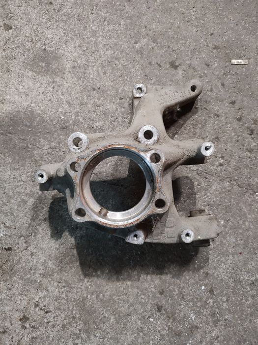 Заден десен шенкел за VW Passat b7 3C0505436G