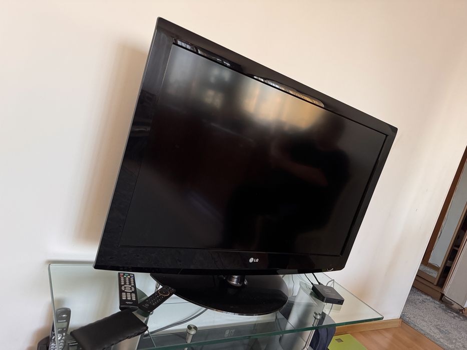 Телевизор LG 32 + тв тумба