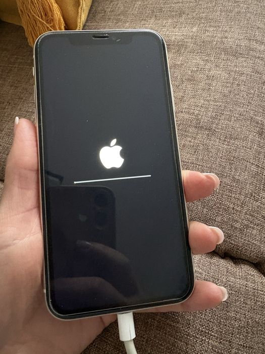 Iphone11- alb-64GB-impecabil