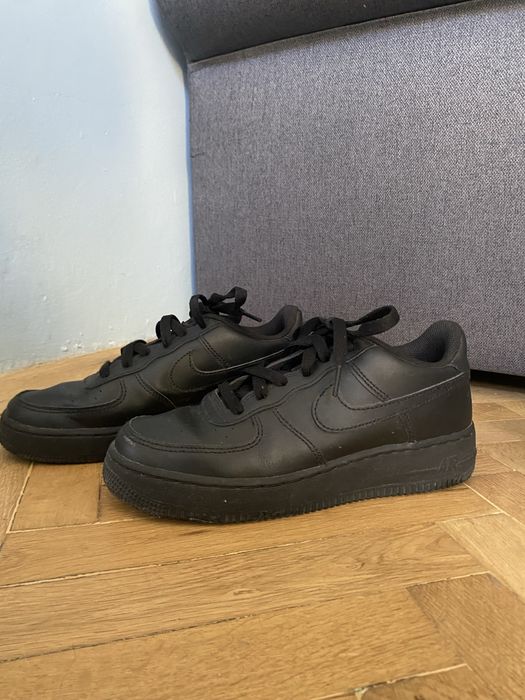 Нови черни обувки Nike