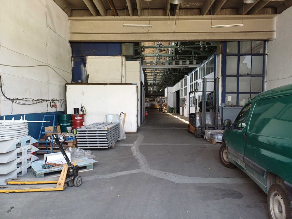 Дава се под наем Промишлена сграда в Пловдив, Индустриална зона - Юг - 1300 кв.м за 4080 € - Снимка #2