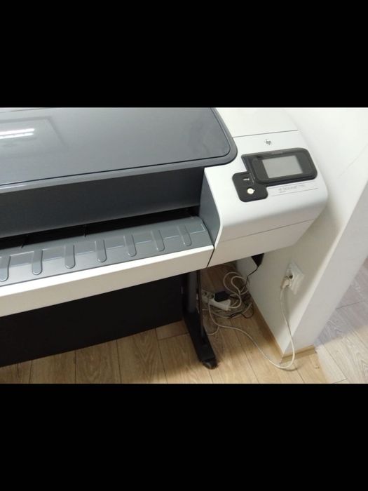 Професионален плотер HP DesignJet T795 (44-инча / 1118 мм) + Мастила и Стойка