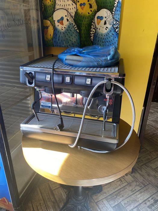 Продам кофемашину Simonelly