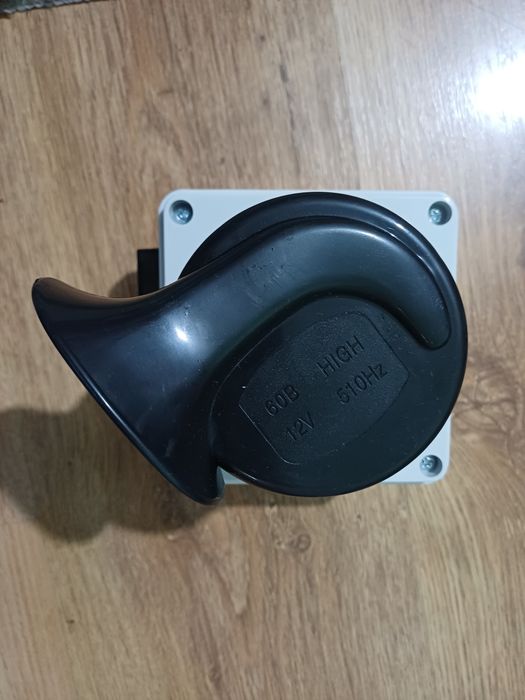 Sirena puternica pentru speriat salbaticiuni, ursi etc. Pentru drumeti