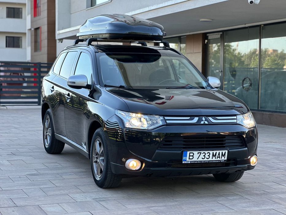 Mitsubishi Outlander An fab 2013/varianta extra full/7 locuri/2,2 diesel 150 cp