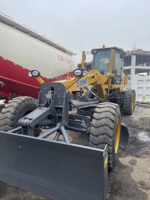 Грейдер XCMG 180 GR