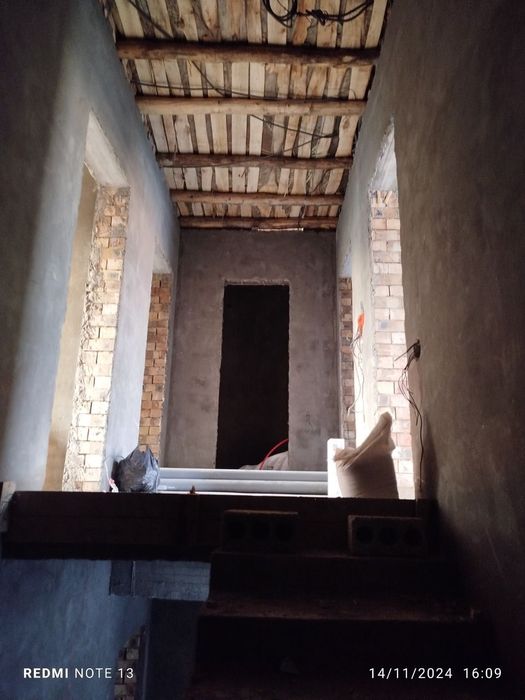 Uy sotiladi karobka 2sotix