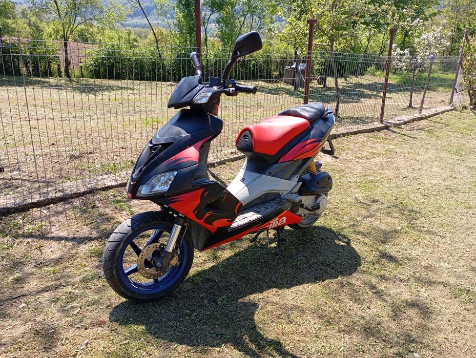 Vând Aprilia SR 80cm