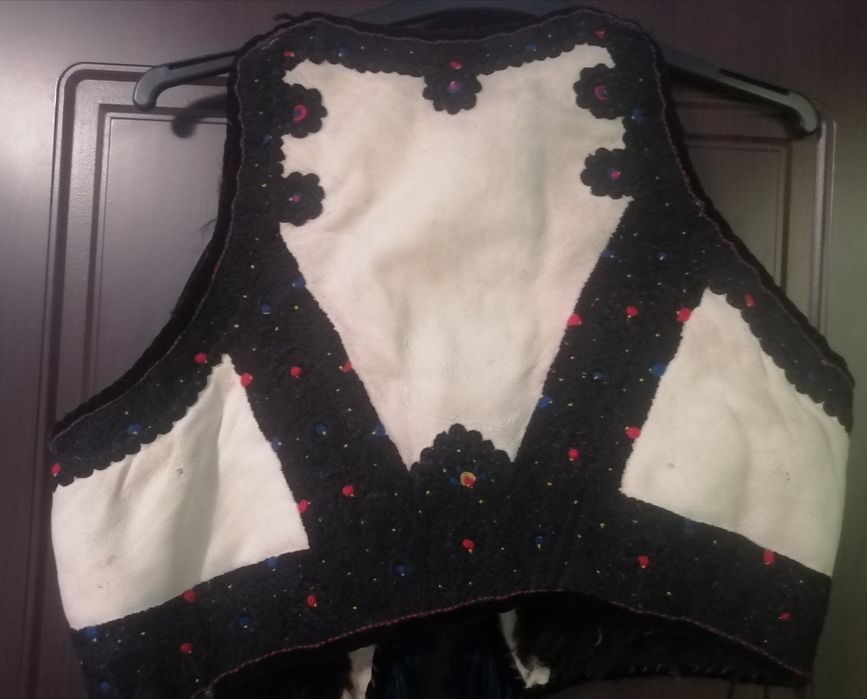 Pieptar dama costum popular