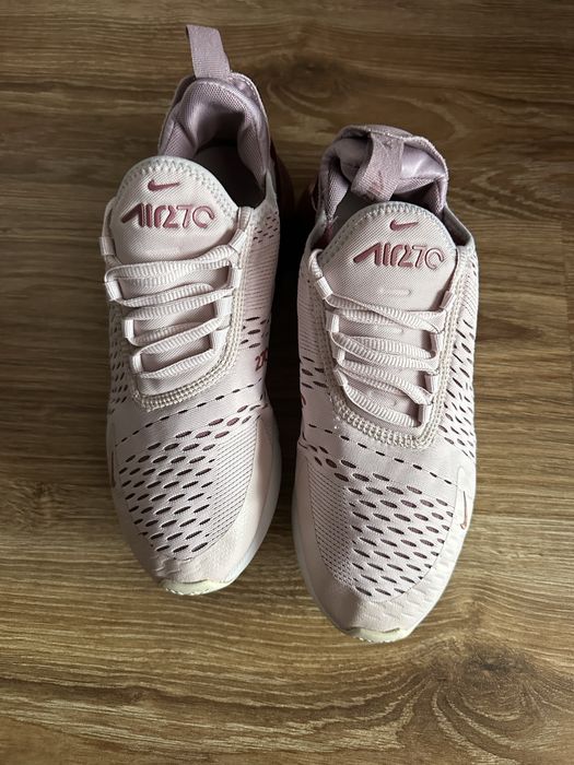 Дамски маратонки Nike