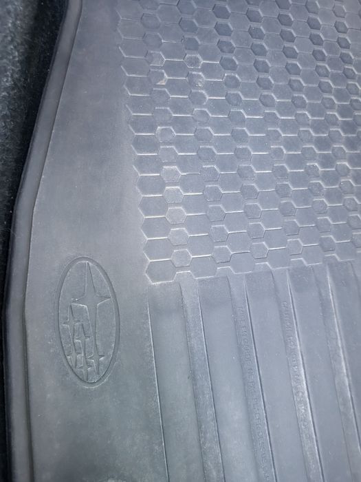 Продам полики на субару