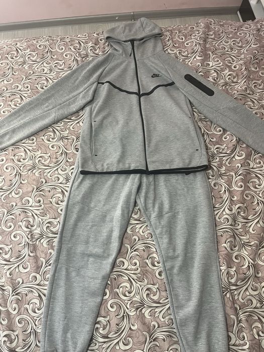 Продавам найк тек