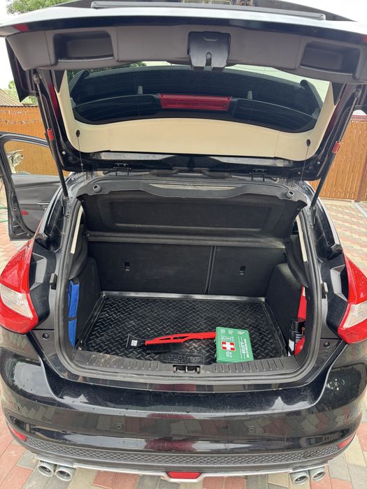 Ford focus 1.0 ecoboost  2012 titanium