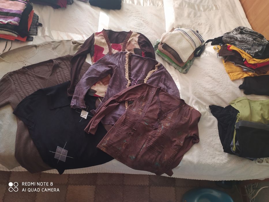 Продам женские Свитера