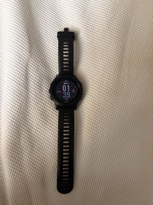 Garmin Forerunner 945 със зарядно и кутия