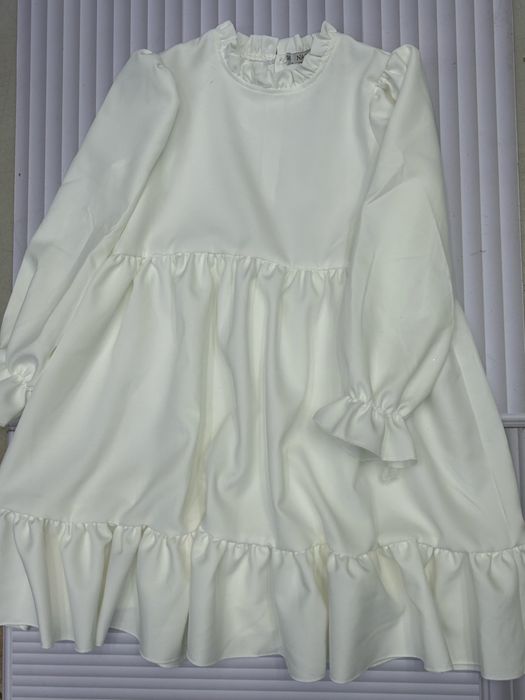 Платье белое базовое