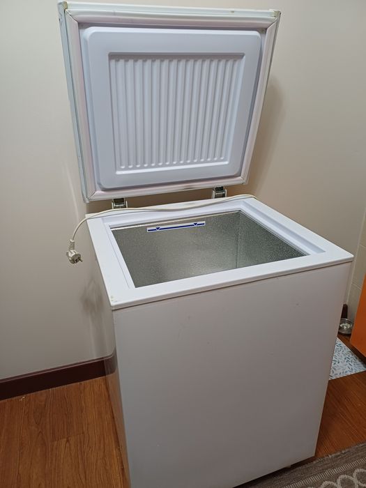 Продам морозильную камеру