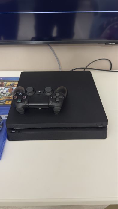 Продам PS4 псп4 с дисками