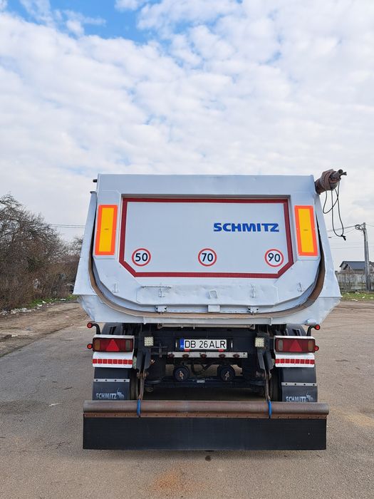 Semiremorca basculabila