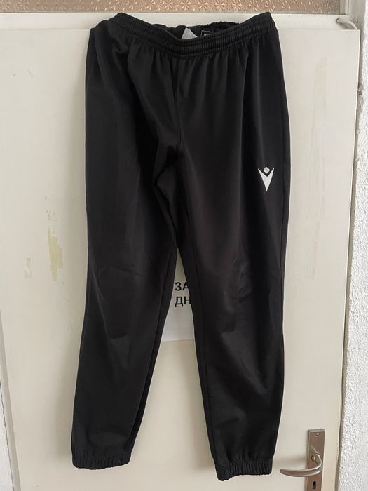 Черни панталони