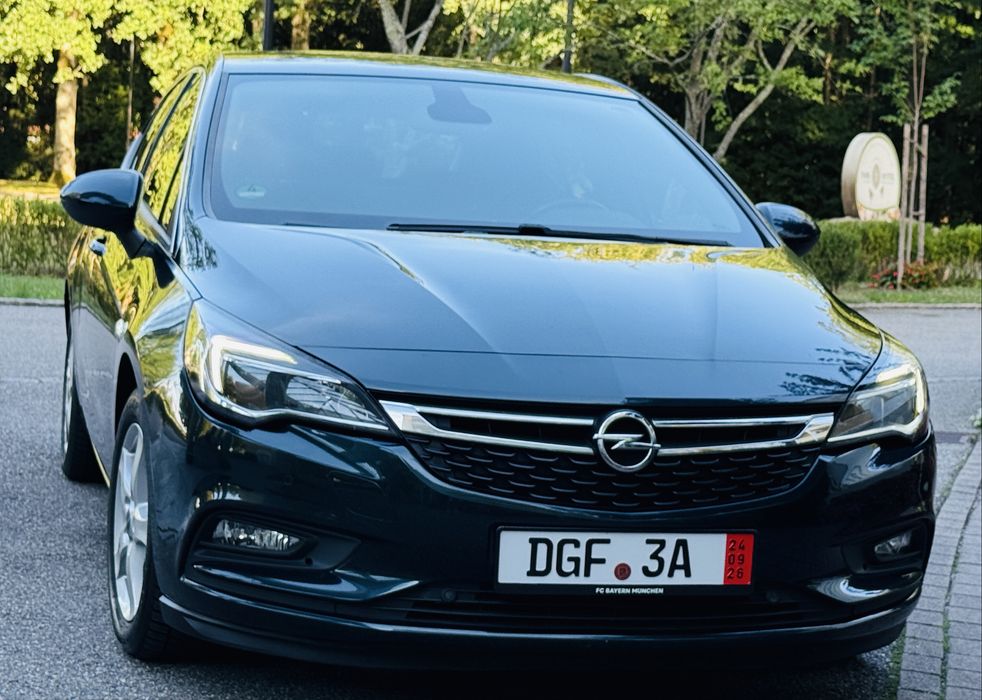 OPEL   ASTRA   K  - An 2016 - Euro 6 - 1.6 CDTI - 110 CP - Unic proprietar in Germania ( privat ) carte service la zi . Tehnic si optic ireprosabil.