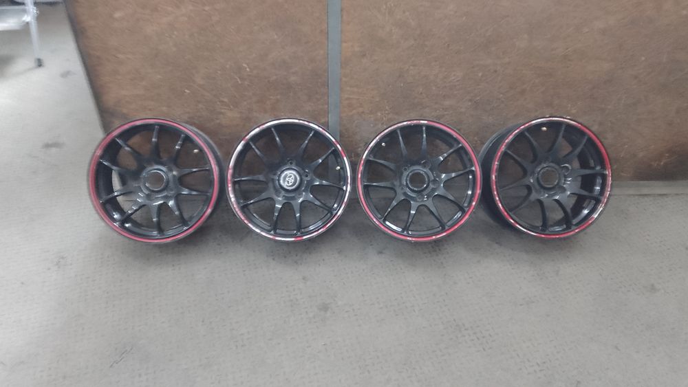 В продаже легкосплавные диски