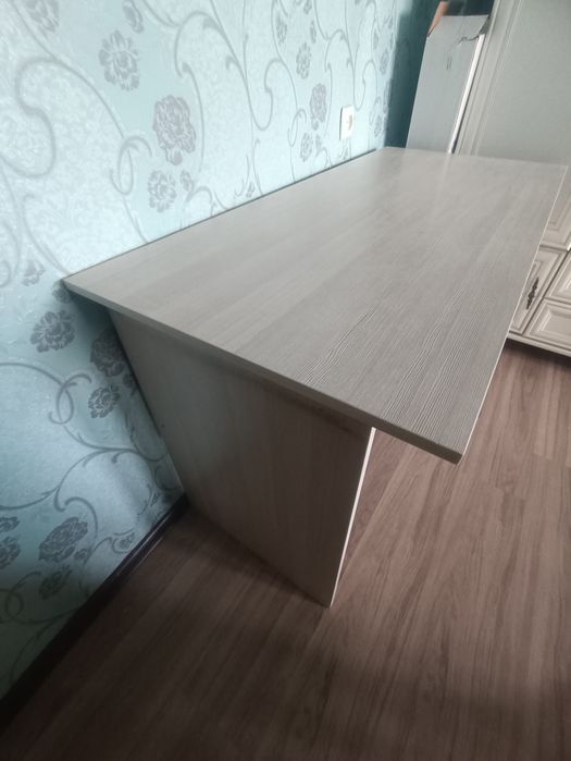 Стол письменный, стол жазатын.